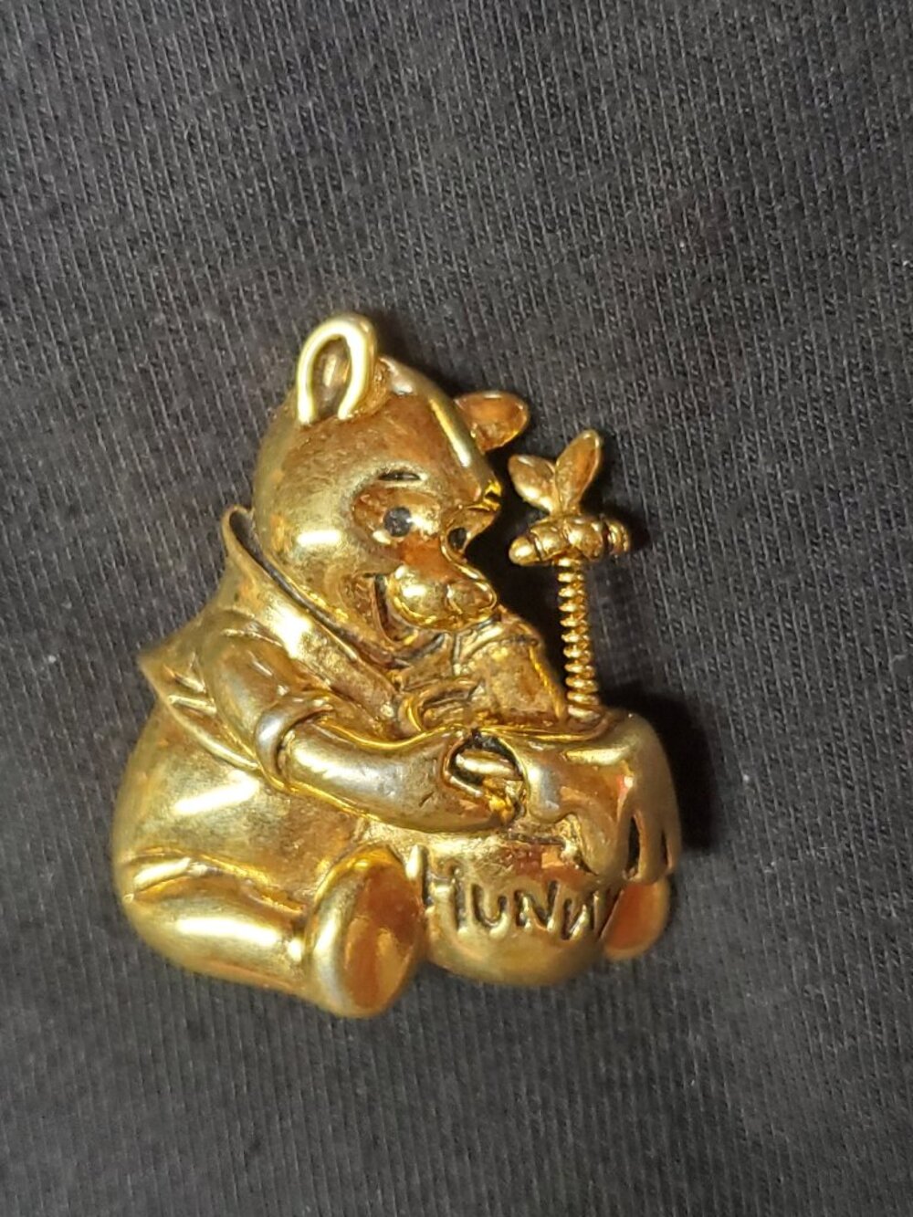 Rare Vintage Disney Winnie the Pooh Bee On Spring Brooch Pin